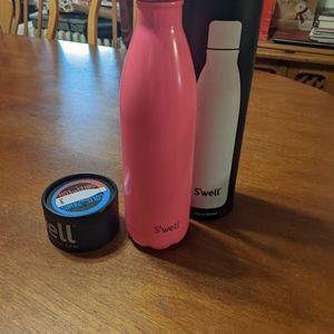 New Swell 25oz aluminum water bottle with box